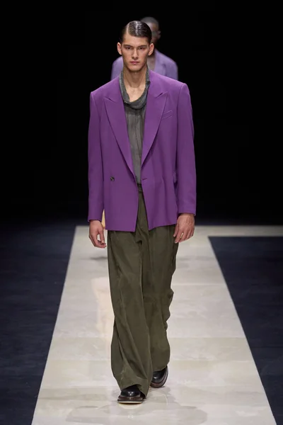 Look 69